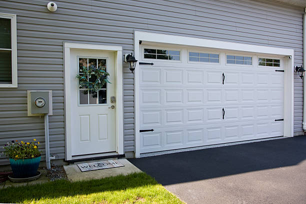 24/7 Emergency Garage Door Panel Replacement experts in Polk County County, NC